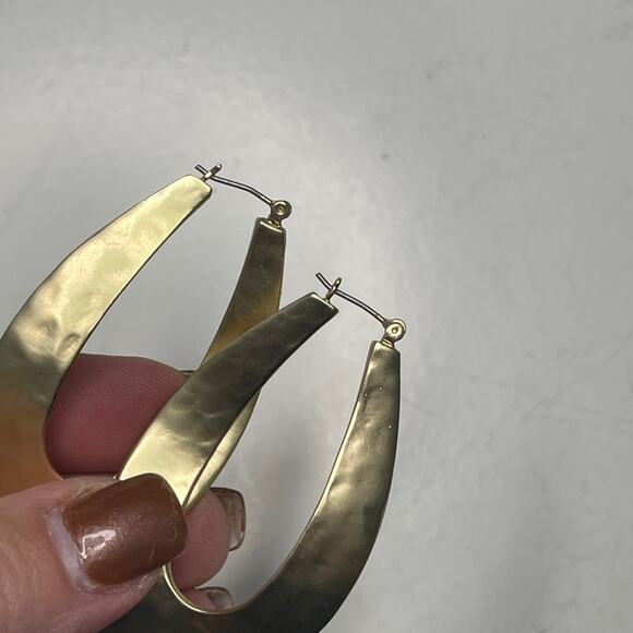 gold tone hoop post earrings costume jewelry - Picture 2 of 6